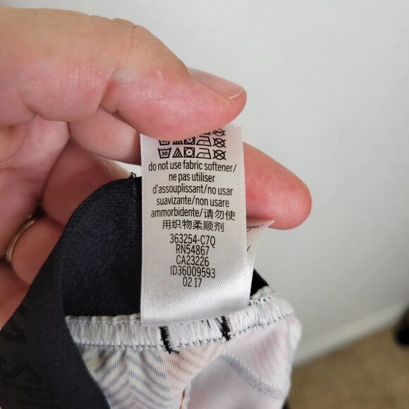 Victoria's Secret Victoria Sport VSX The Player Hot Short Chevron Print Medium - Picture 7 of 7